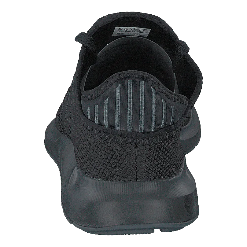 Swift Run X Core Black / Black Blue Metallic / Carbon